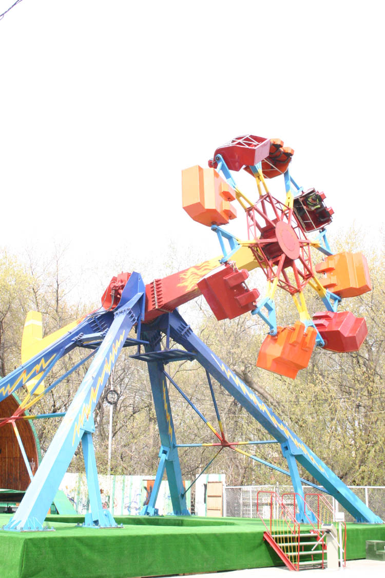 Аттракцион Торнадо