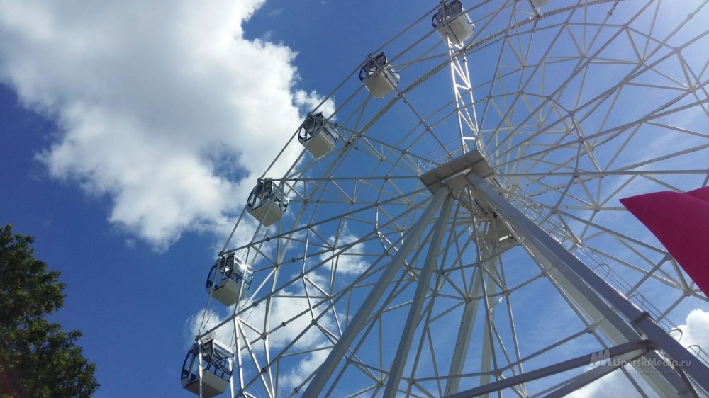 Колесо обозрения в Липецке