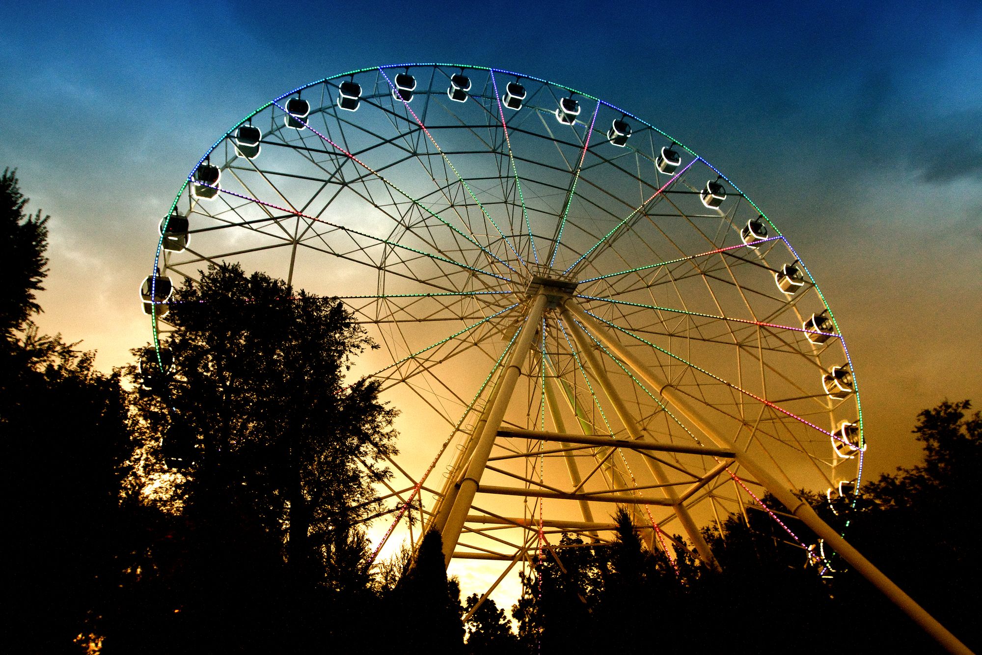 Колесо обозрения в Ростове